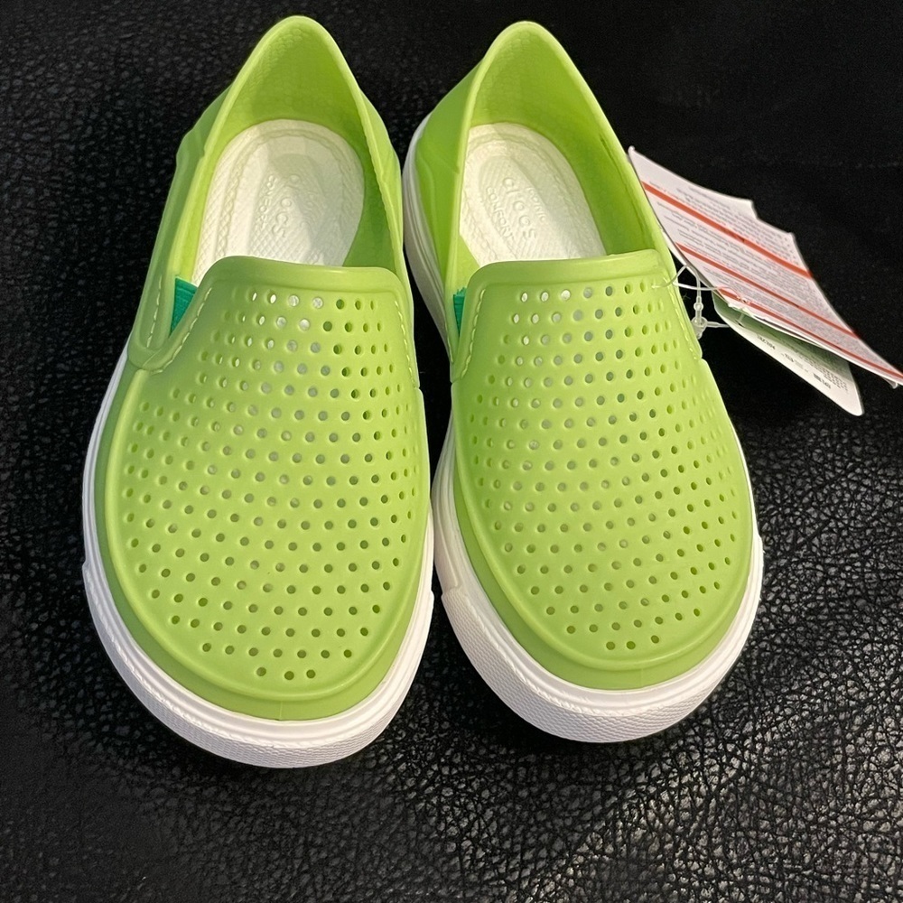 𝅺crocs Slip-On Sneakers for Kids Toddler Size 08. - Picture 5 of 15